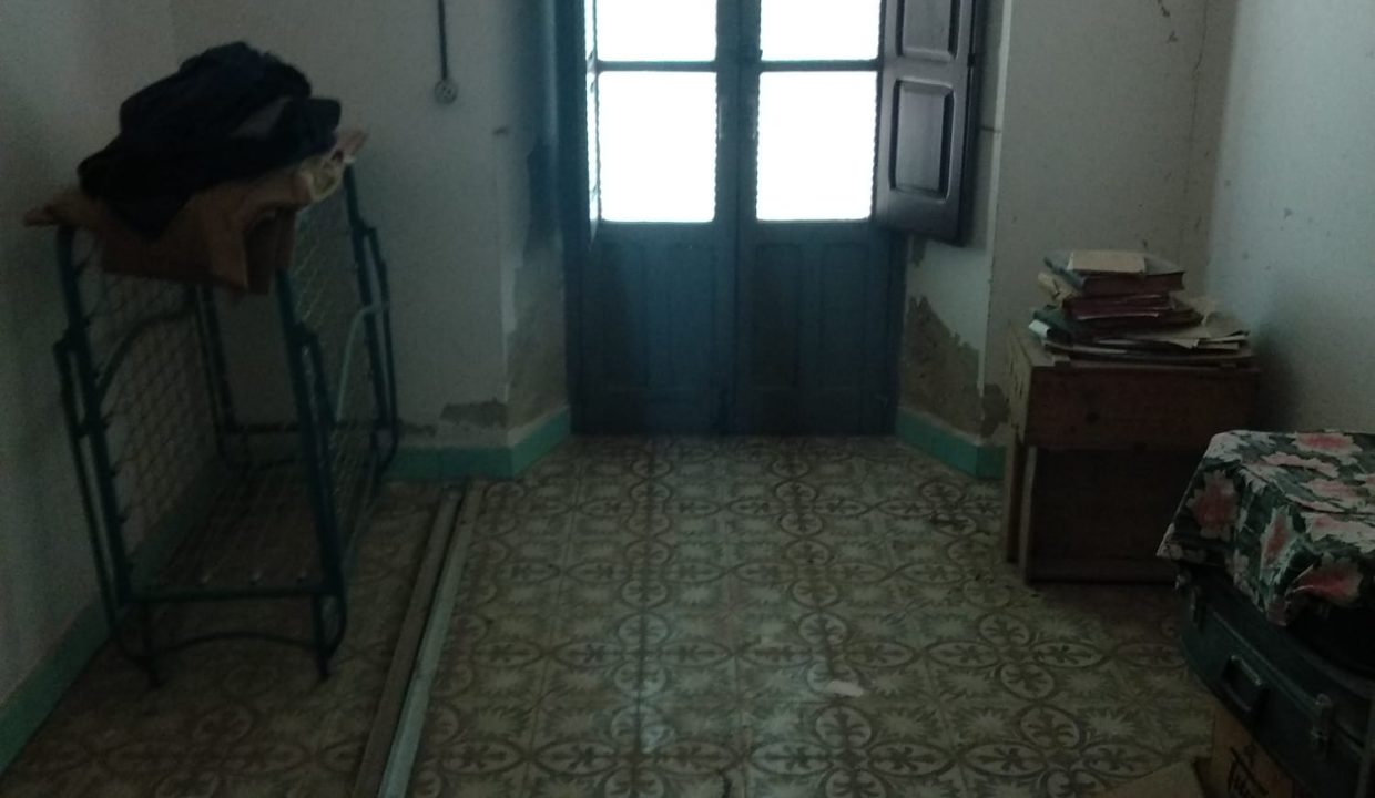 d18d5351-73a8-486f-8d12-f42dcb4361bd